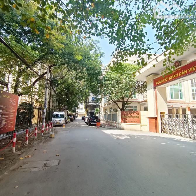 Mai Dịch - Cầu Giấy. 50m2x7T. Thang máy. Lô Góc. Vỉa Hè Ô Tô Tránh. Giá 2x tỷ - 2