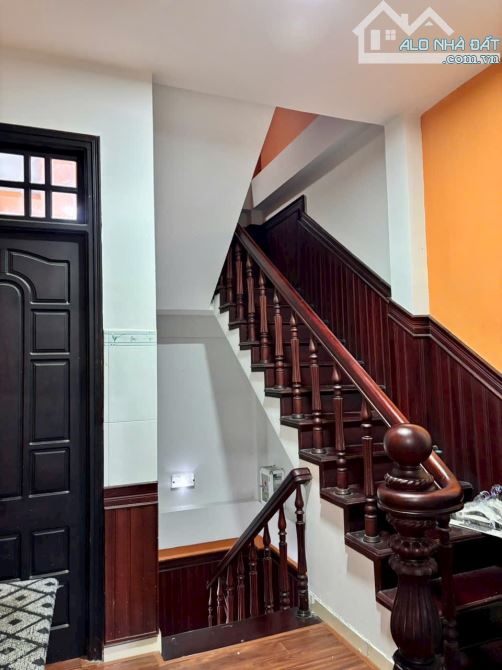 Nhà 3 tầng 3 mê Nguyễn Phước Nguyên 264m2 sàm cách MT 50m - 2