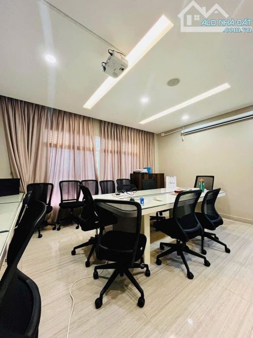 Giảm gần 80 tỷ còn 279 tỷ căn nhà 2 mặt tiền Đồng Khởi Q.1 - 10.5x18m 5 tầng HĐT 3 tỷ/năm. - 3