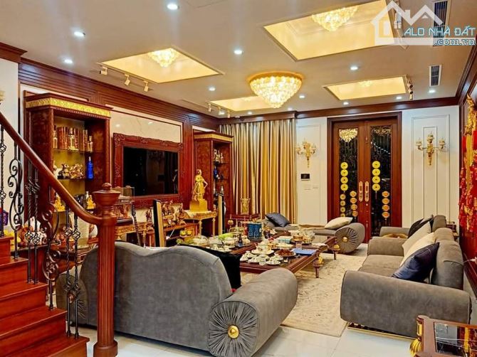 CẦN BÁN biệt thự sân vườn KĐT VIỆT HƯNG SÀI ĐỒNG Cách mặt phố 1 nhà 250m2 5 tầng thang máy - 3