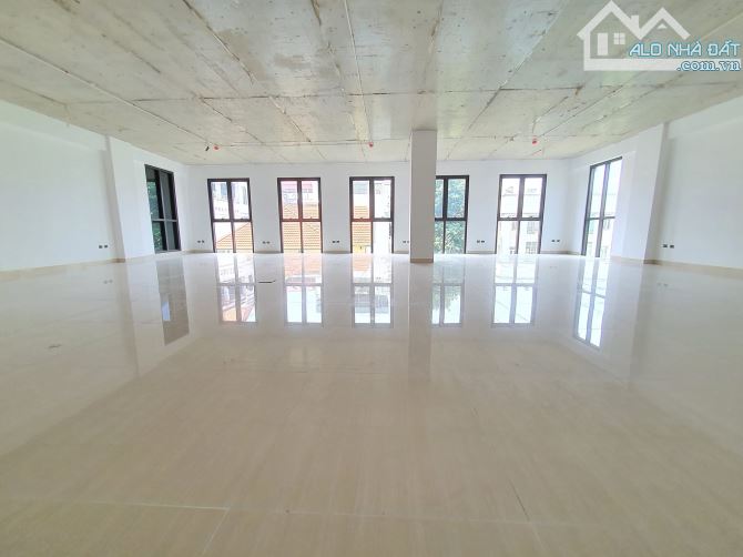 MẶT PHỐ BÀ TRIỆU 225M2 MẶT TIỀN QUYỀN LỰC, TÒA NHÀ LỪNG LỬNG ĐẸP NHẤT PHỐ GIÁ HỢP LÝ - 3