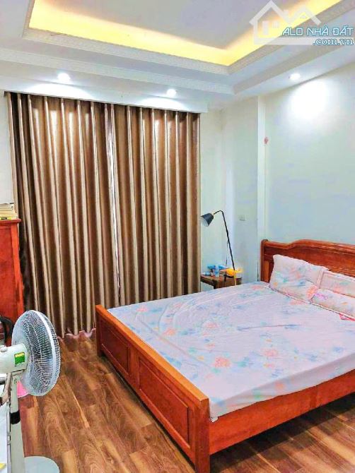 BÁN NHÀ LONG BIÊN  NHÀ ĐẸP 40 M², 5 TẦNG, HƠN 6 TỶ - FULL NỘI THẤT, Ở CỰC SƯỚNG. - 4