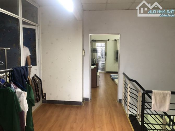 MẶT TIỀN P4 Q8 - GẦN PARC MALL - 74M2 - NỞ HẬU - 2 TẦNG - HOÀN CÔNG - 4