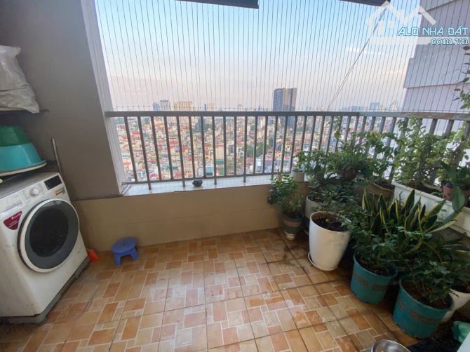 Bán Chung cư Thành Thái- 130m2 - Nội thất đẹp ở luôn- 4PN- 2Wc- 2 Ban công- 9 tỷ - 4