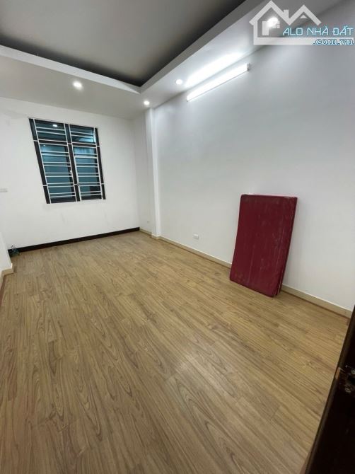 Chính Chủ - Bán Nhà Dịch Vọng - Vài Bước Mặt Phố - 8,6 Tỷ - 35m2 x 4 Tầng - 4