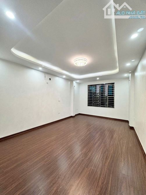 BÁN NHÀ GẦN PHỐ VỌNG, 40M2, 5 TẦNG, MẶT TIỀN 4M, Ô TÔ ĐỖ CỬA, Ô CHỜ THANG MÁY, GIÁ 10.2 TỶ - 4