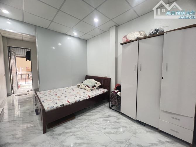 Bán nhà ngõ 604 ngọc thụy Long biên 33/37m2 3T 3.4mMT giá 5.3 tỷ - 5
