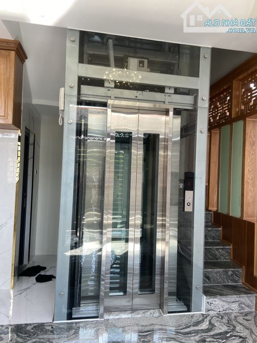 BÁN NHÀ 4 TẦNG -  GÓC 2 MẶT TIỀN - GẦN CHỢ LONG TRƯỜNG - CÓ THANG MÁY - CHỈ NHỈNH 10 ĐỒNG - 5