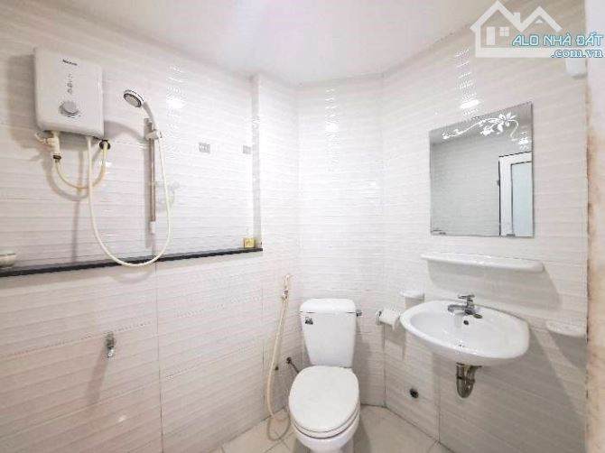 Bán nhà Tài Lộc Cao Thắng Q.10, MT rộng thênh thang, hàng xóm Hà Đô Centrosa, nhỉnh 5 tỷ - 5