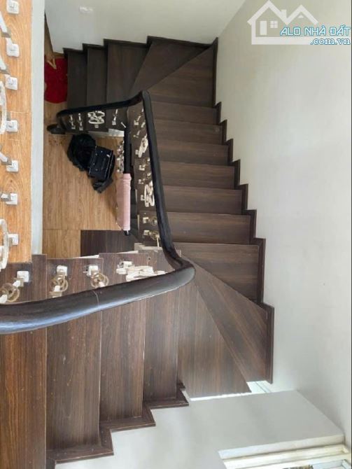 Hàng Đẹp/Cự Khối/97 m2/13 Tỷ/5 Mt/3 Tầng/Ô tô 7 Chỗ - 6
