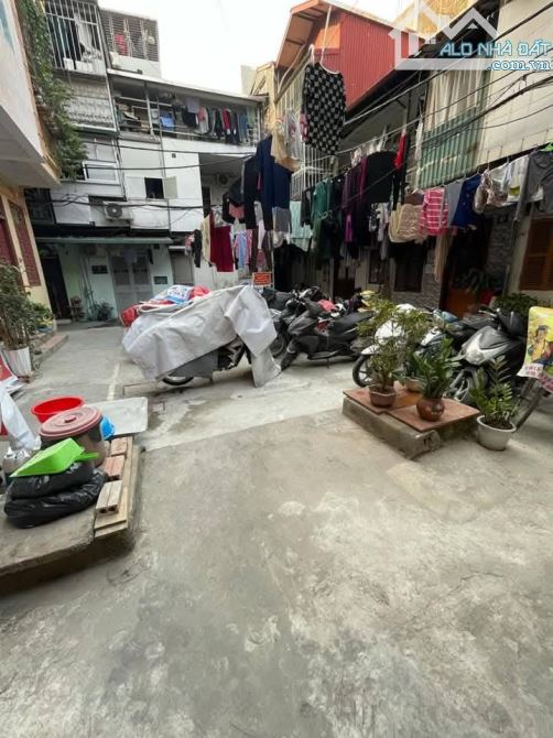 BÁN CĂN HỘ TẦNG 2 TT BỘ CÔNG AN PHỐ KHÂM THIÊN 60M - 2.3 TỶ - 6