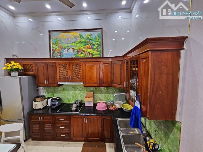 Bán Nhà Nguyễn Văn Trỗi Hà Đông 55m2 5 Tầng Mặt Tiền 4.3m Giá Siêu Mềm 10.7T - 6