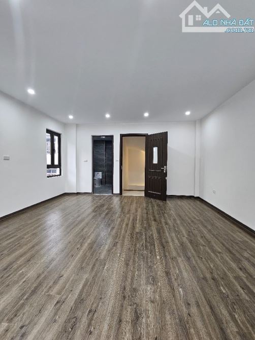 Siêu phẩm 6 tầng Phúc Lợi, Nhà 3 mặt thoáng, lô góc, 30m ra ô tô tránh, dt 50m2, giá 5 tỷ - 7