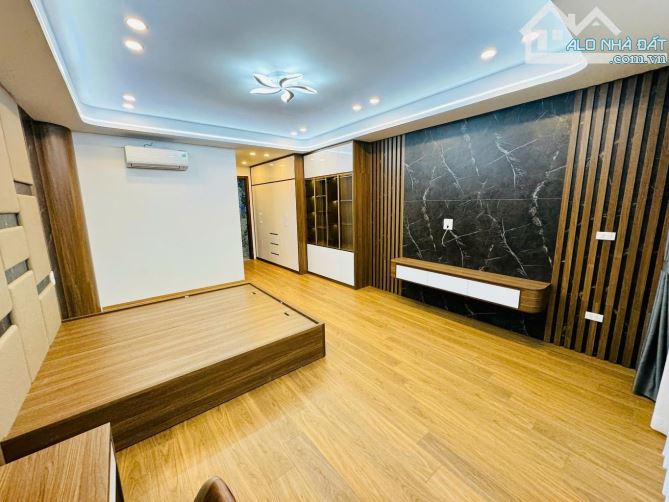 VIP - Đẳng Cấp Thượng Lưu - Bán nhà 7 tầng gara ô tô   Nguyễn Văn Cừ -Long Biên - 8