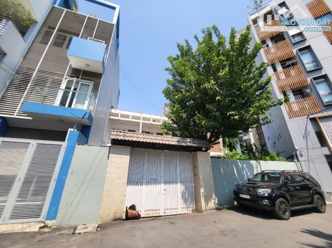 Nhà bề ngang 12m hẻm ô tô Nguyễn Trọng Tuyển, 12x20m, Cho thuê thu nhập tốt, Giá 37 Tỷ