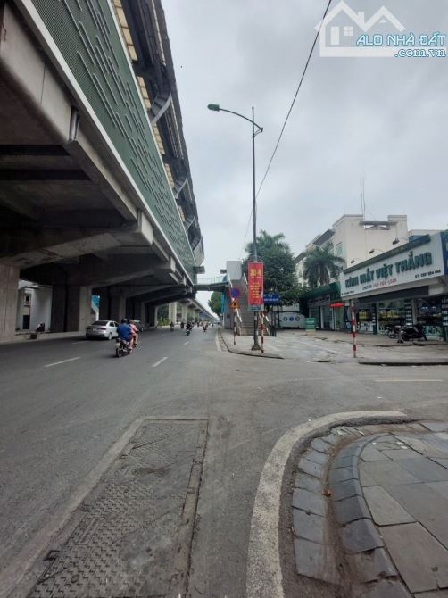 Siêu nét mặt phố Nguyễn Viết Xuân, Hà Đông kinh doanh đắc địa 3 mặt thoáng 37m2 MT4.5m