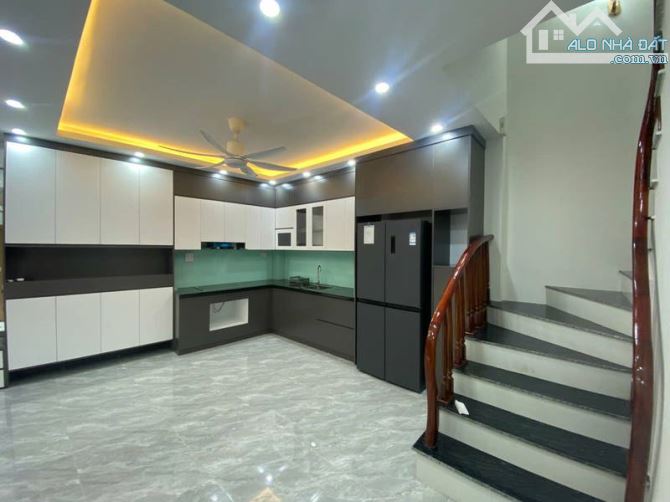 💥CẦN BÁN GẤP NHÀ BÁT KHỐI - LONG BIÊN VỊ TRÍ TRUNG TÂM QUẬN HÀNG XÓM AEON MALL, NHÀ RA Ô