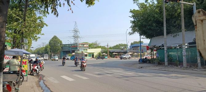 Mặt Tiền Bùi Hữu Nghĩa Cầu Bửu Hoà Tân Vạn Sổ Thổ Cư Ngang 12m 240m2 tâch được 3lô