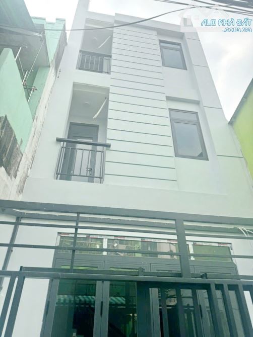 Bán nhà mới 2 lầu hẻm 28 đường Âu Dương Lân Phường 3 Quận 8