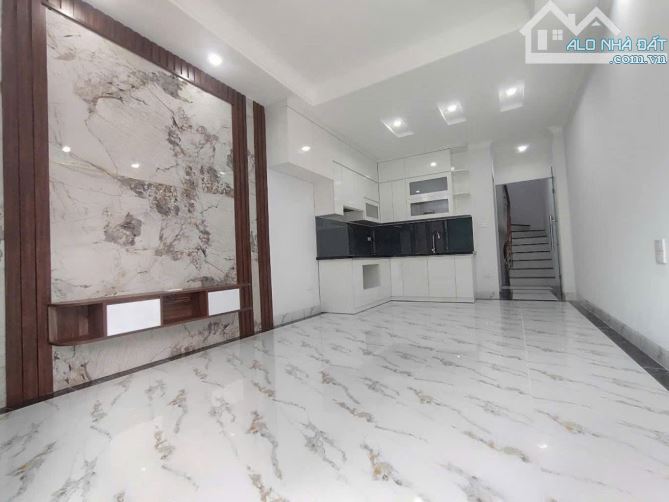 Bán nhà  Xuân Đỉnh 6 tầng thang máy, ngõ nông rộng, gần ô tô, phân lô – Giá 9.3 tỷ đồng