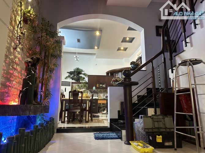 Bán nhà mặt tiền, Đường số 2, Phường Tân Kiểng, Quận 7. 54m2 - Nở hậu - 4 tầng.