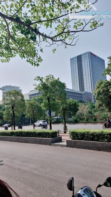 BÁN TOÀ NHÀ PHỐ VÕ CHÍ CÔNG 400M2 8 TẦNG 1 HẦM, MT 13M (173 TỶ) KINH DOANH ĐẲNG CẤP