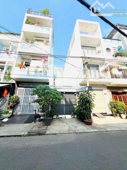 Bán nhà HXH Thoại Ngọc Hầu, phường Phú Thạnh, quận Tân Phú dt 4x18m cấp 4 giá 8,5 tỷ