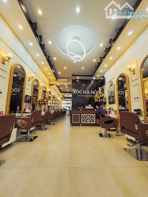 Trần Kim Xuyến, Cầu Giấy 98 m2, 8 Tầng, 2 mặt phố, vỉa hè rộng, KD sầm uất, nhỉnh 48 tỷ.
