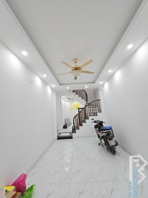 [Ngõ 250, Kim Giang] – Nhà đẹp ở ngay, DT 36m2 × 5 tầng, giá 6.7 tỷ