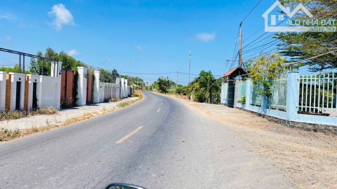 ⚡️⚡️Rẻ nhất Long Mỹ trục chính uỷ ban Phước Hải mới đi biển 2km. 👉Giá : 2TỶ