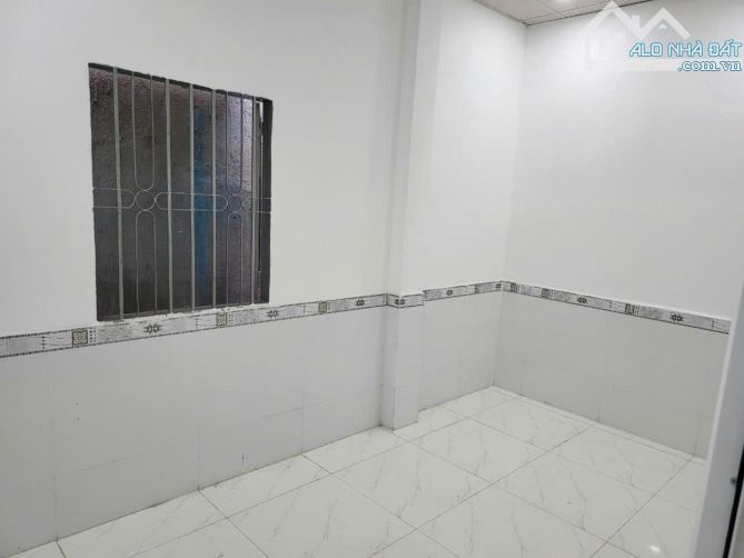 cần bán HXH 4 CHỖ TỚI CỬA, quốc lộ 1A Tân Thới Hiệp Quận 12, giá siêu rẻ, chỉ 3.398 tỷ - 10