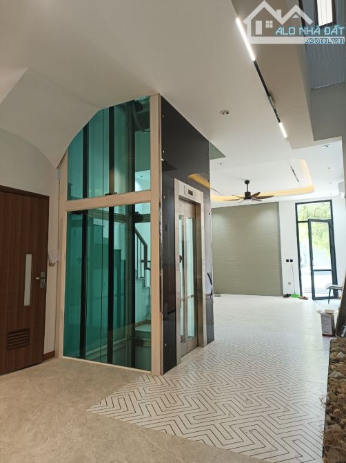 Bán nhà mặt phố Minh Khai, Mới Đẹp,  55m2, 5 tầng, full nội thất , ở ngay. Chỉ 5 tỷ. - 2