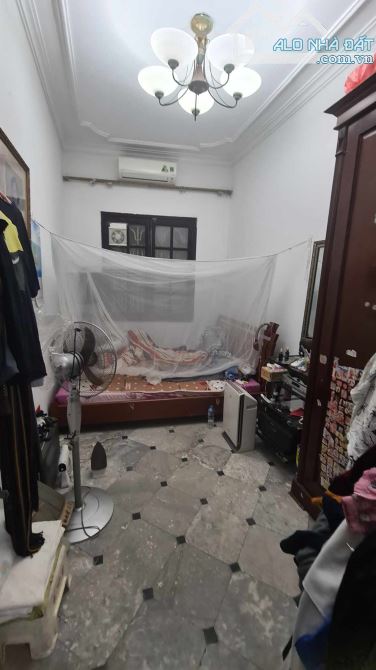 8 tỷ nhà 5 tầng Phố Bùi Thị Xuân 30m2,5 tầng, mặt tiền 3m, ô tô Kdoanh đắc địa. - 1