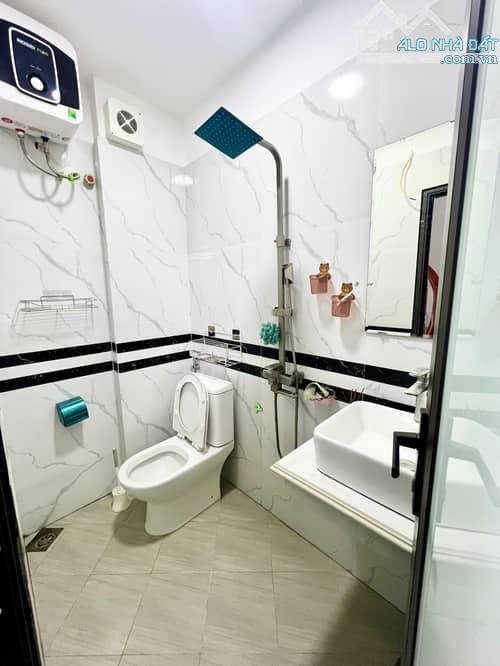 💥 HIẾM- NHÀ ĐẸP Ở NGAY - 2THOÁNG - GẦN Ô TÔ - LÕI BA ĐÌNH- 30Mx5 TẦNG- GIA 5.75T 💥 - 1