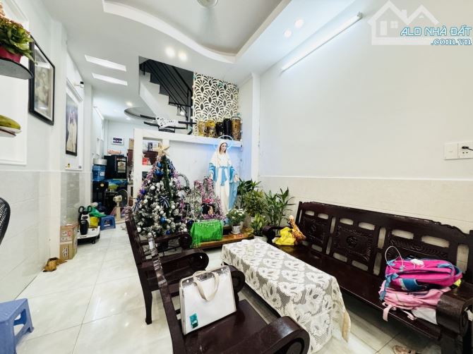 Nguyễn Thanh Tuyền ngay chợ Phạm Văn Hai Tân Bình 42M2 4 TẦNG 4PN  6 TỶ xíu - 1