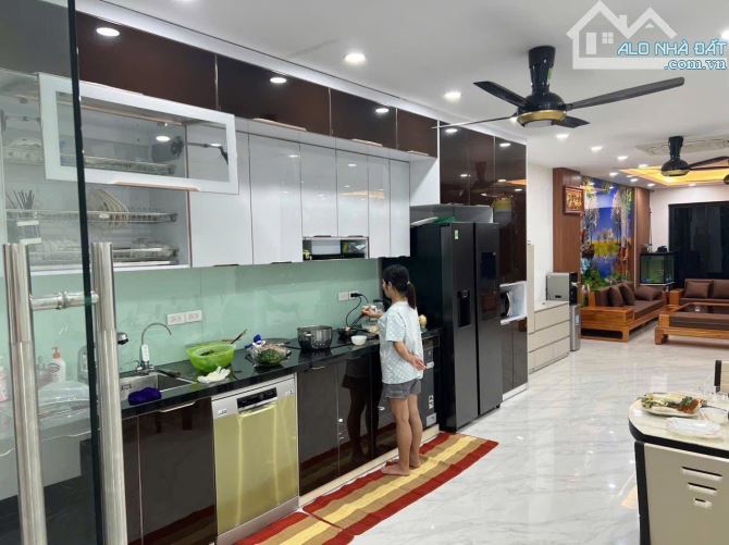 BÁN GẤP NHÀ KIM GIANG – Ô TÔ ĐỖ CỬA -KINH DOANH -NGÕ THÔNG -DT: 52m2 Giá 7.9 Tỷ - 1