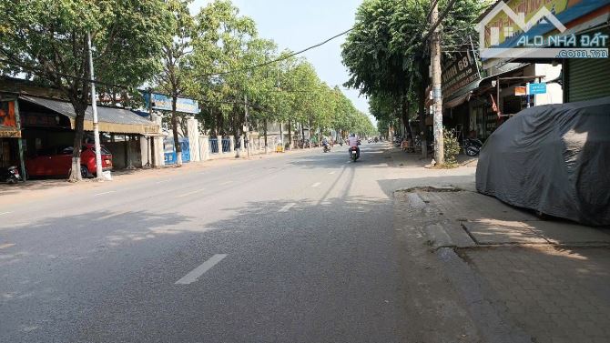 Mặt Tiền Bùi Hữu Nghĩa Cầu Bửu Hoà Tân Vạn Sổ Thổ Cư Ngang 12m 240m2 tâch được 3lô - 1