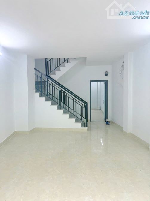 Bán nhà mới 2 lầu hẻm 28 đường Âu Dương Lân Phường 3 Quận 8 - 1