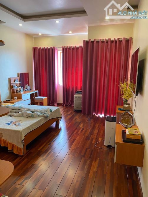 Nhà 4 tầng x 126m mặt đường Nguyễn Văn Linh. Giá 11.9 tỷ - 1