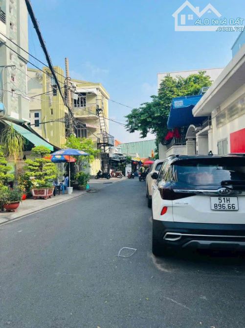 Bán nhà HXH Thoại Ngọc Hầu, phường Phú Thạnh, quận Tân Phú dt 4x18m cấp 4 giá 8,5 tỷ - 1