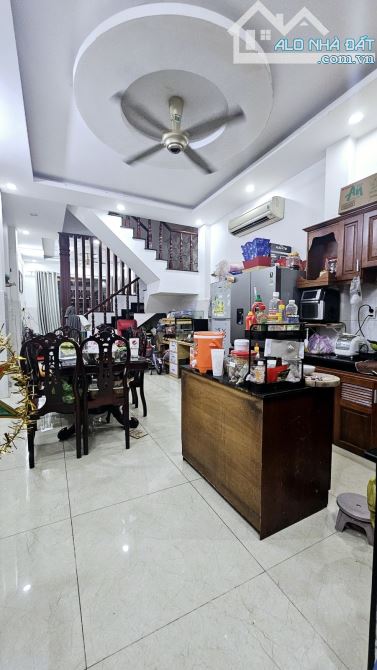 🏕Bán nhà 60m2 - 3 tầng ngay đỗ xuân hợp phước long B - 1