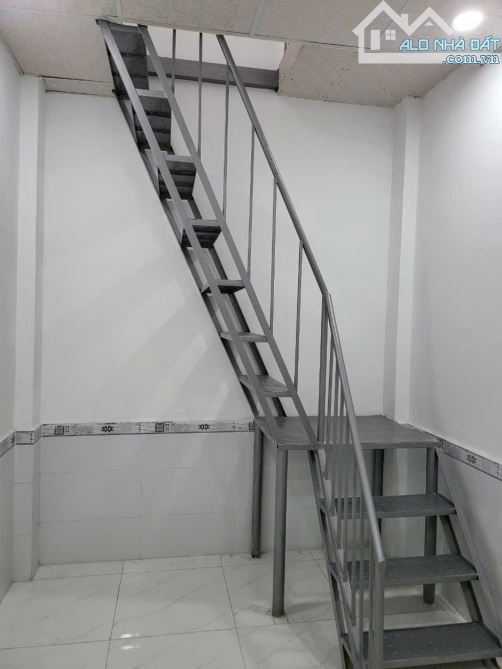 cần bán HXH 4 CHỖ TỚI CỬA, quốc lộ 1A Tân Thới Hiệp Quận 12, giá siêu rẻ, chỉ 3.398 tỷ - 1