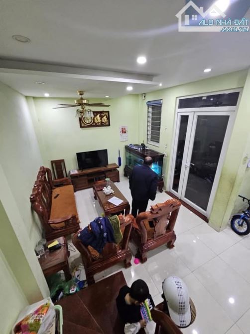 Siêu hiếm! Lô góc Minh Khai, ngõ 3 gác đua thông tứ tung, MT 4.8m, DT 40m2 chỉ 6.99 tỷ - 1