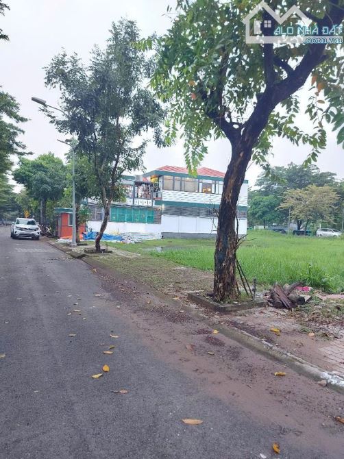 ĐẤT MT BIỆT THỰ VALENCIA, DT 200M²,  VIEW SÔNG RẠCH CHIẾC, NGAY BẾN DU THUYỀN - 1