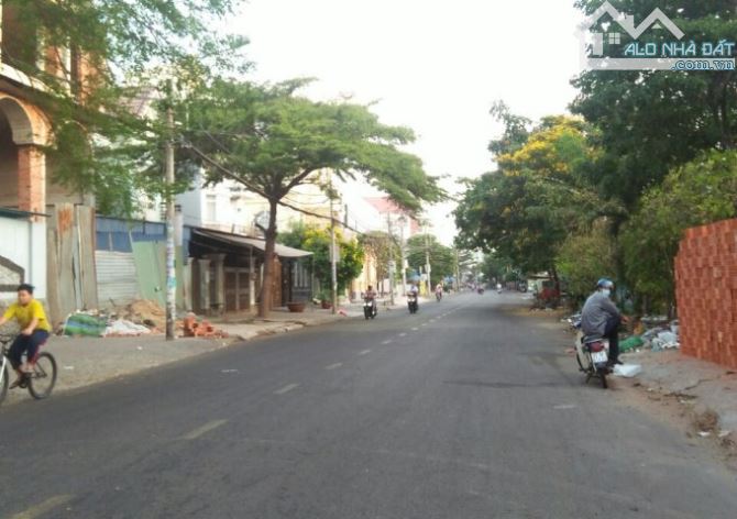 [H.BÌNH CHÁNH] Di dân !!! bán gấp đất MT –TT.tân túc -DT: 569m² (489m² ONT) -giá 17,5 tỷ - 2