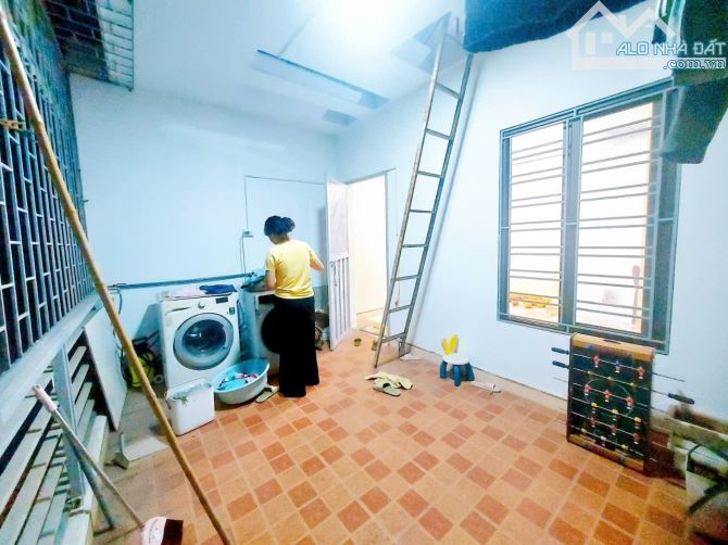 Sốc! Sở hữu ngay nhà Nguyễn Khang - Diện tích  - Mặt tiền rộng - Giá cực tốt  Sổ vuông đẹp - 2