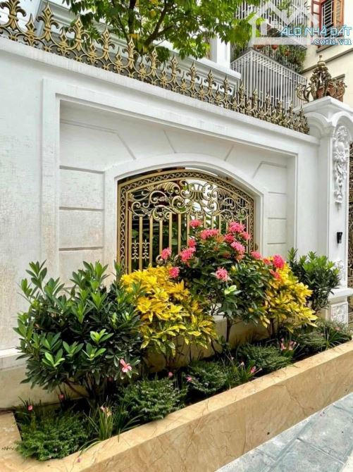 Duy nhất 1 căn Biệt thự KDT mới Sài Đồng, Full Nội thất xịn sò, 220m2 - MT 13m - 4x tỷ - 2