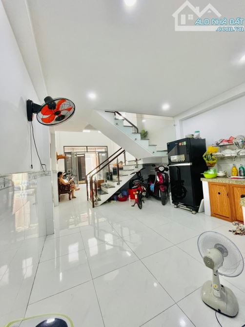 NHÀ MỚI ĐẸP Ở NGAY HẺM Ô TÔ 48M2 3 TẦNG 5.1 TỶ TKTQ - 2