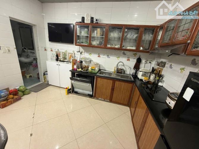 NGỌC HÀ BA ĐÌNH - View mặt hồ thơ mộng - 2 khối nhà 110m2 6 tầng - Ô tô đỗ cửa vào nhà - 2