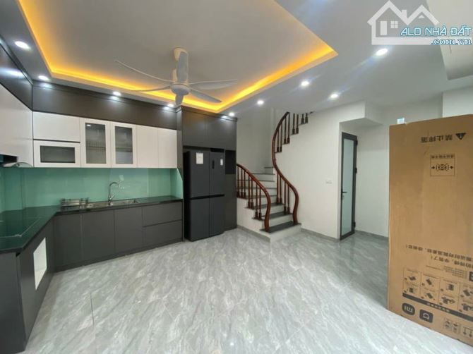 💥CẦN BÁN GẤP NHÀ BÁT KHỐI - LONG BIÊN VỊ TRÍ TRUNG TÂM QUẬN HÀNG XÓM AEON MALL, NHÀ RA Ô - 2